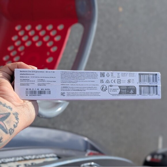 Backbone One (2nd Generation) Mobile Gaming Controller for iPhone & Android NIB - Picture 3 of 3